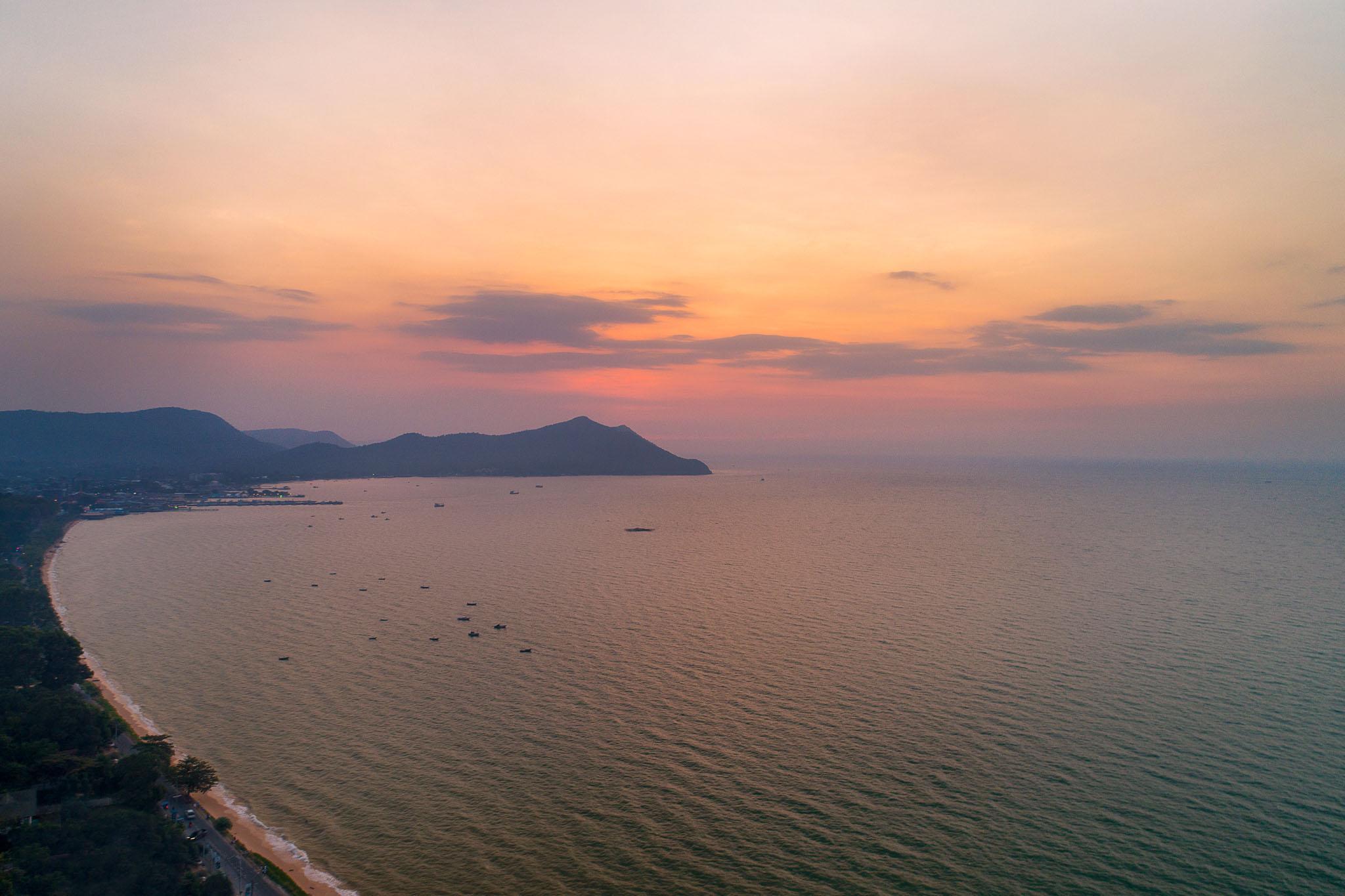 Cross Pattaya Oceanphere Praia de Jomtien Exterior foto